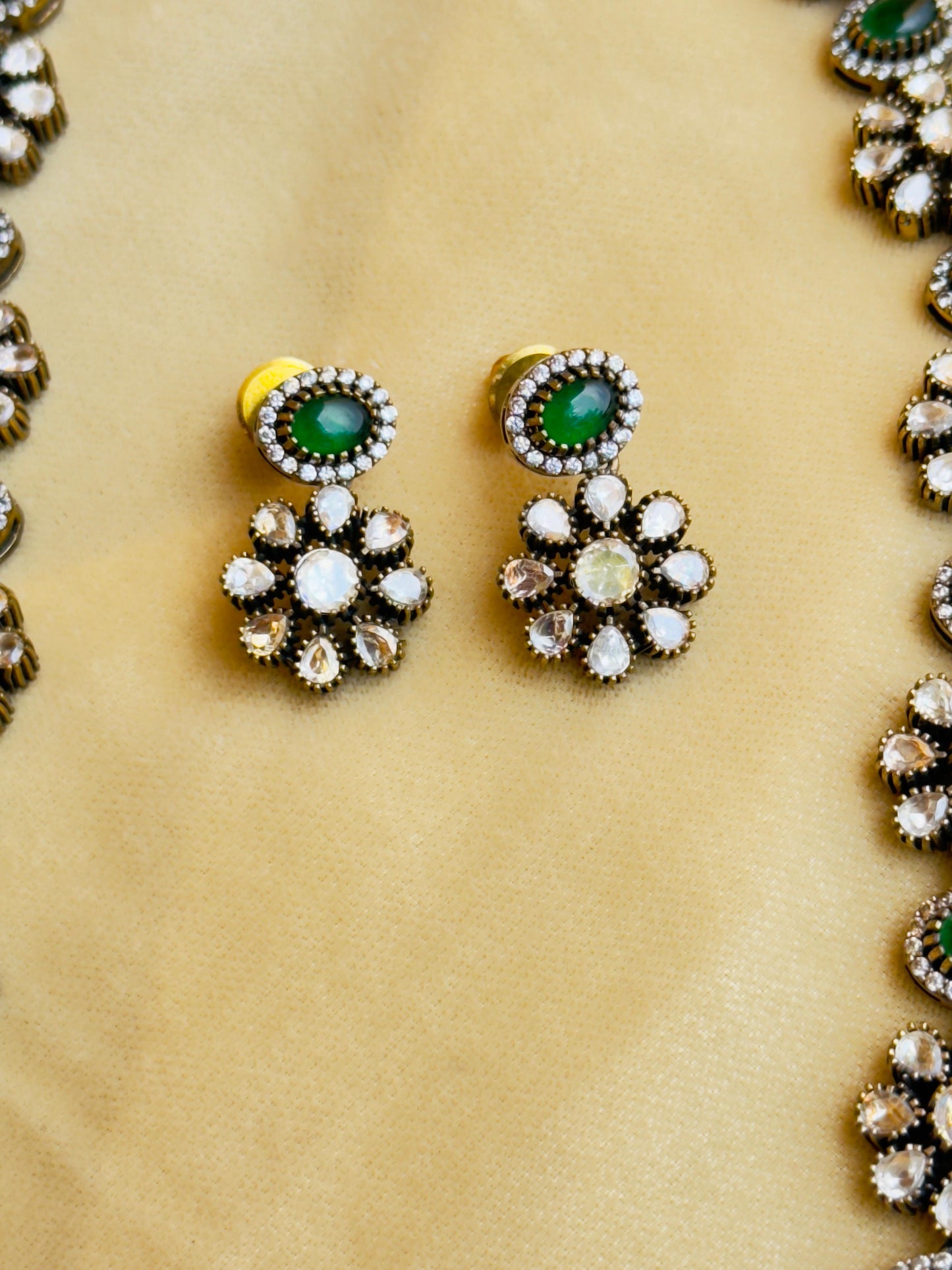Liza Emerald and Polki Necklace