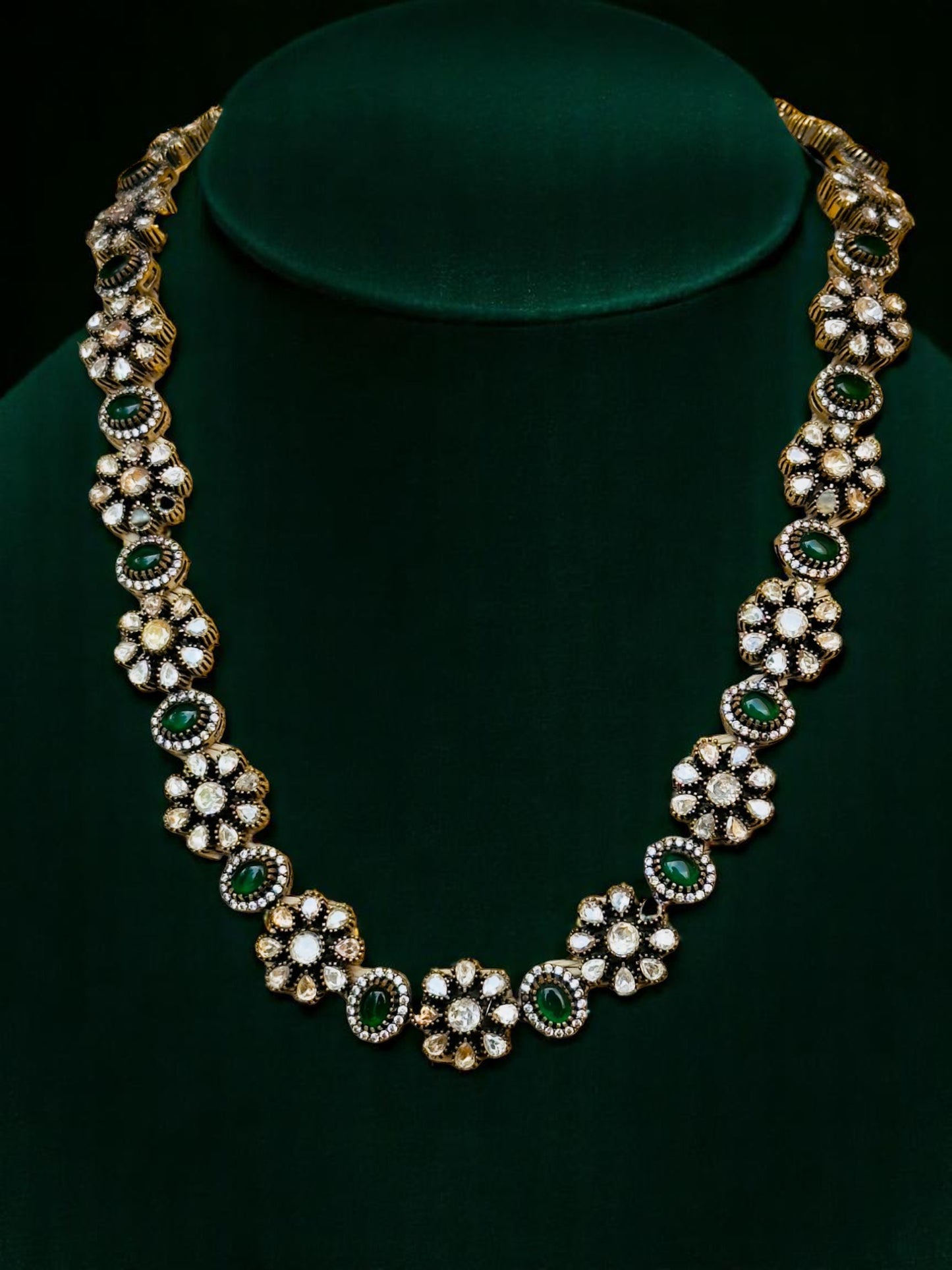 Liza Emerald and Polki Necklace