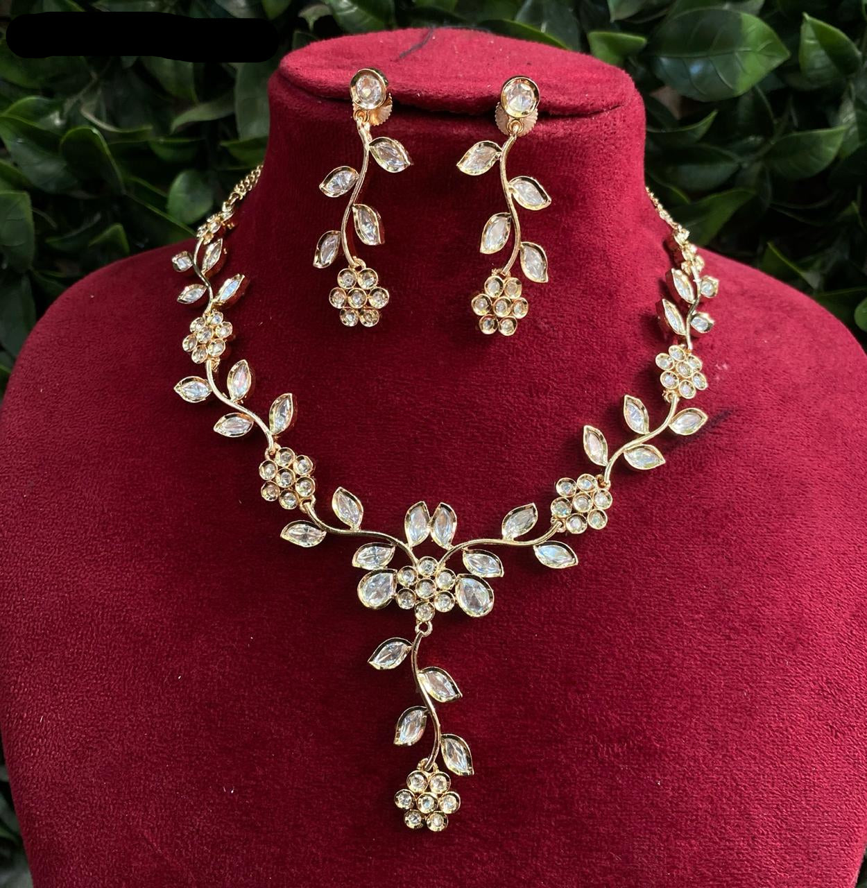 Pankhuri Floral Necklace Set