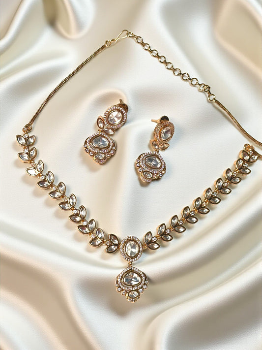 Taarini Polki Leaf Design Necklace Set