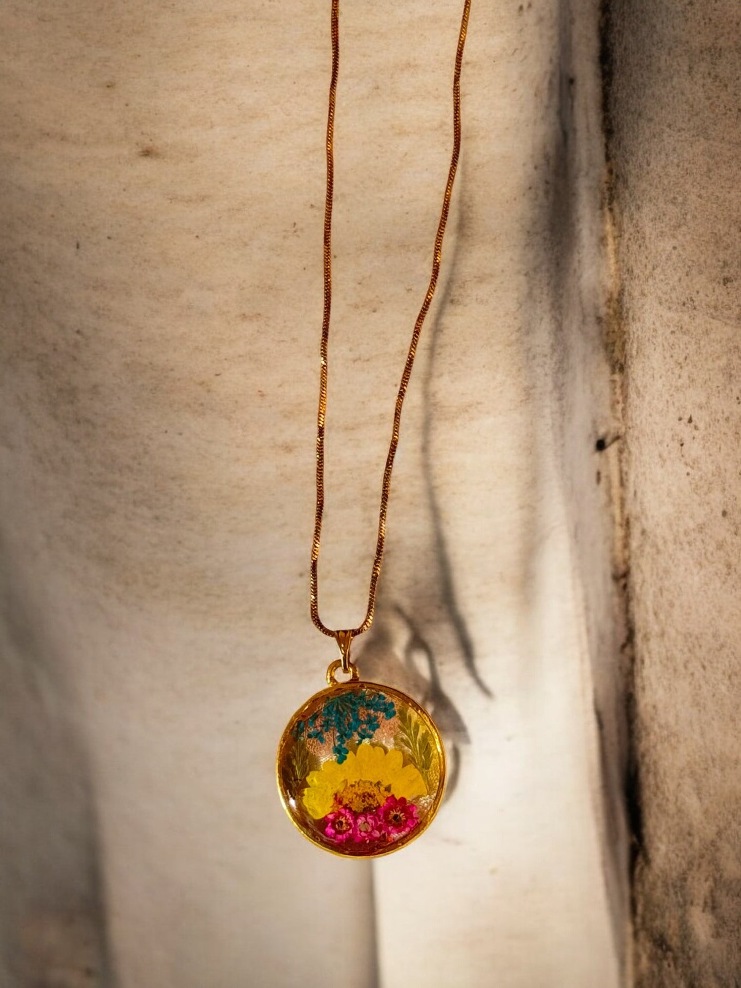 Round Resin Pendant Necklace