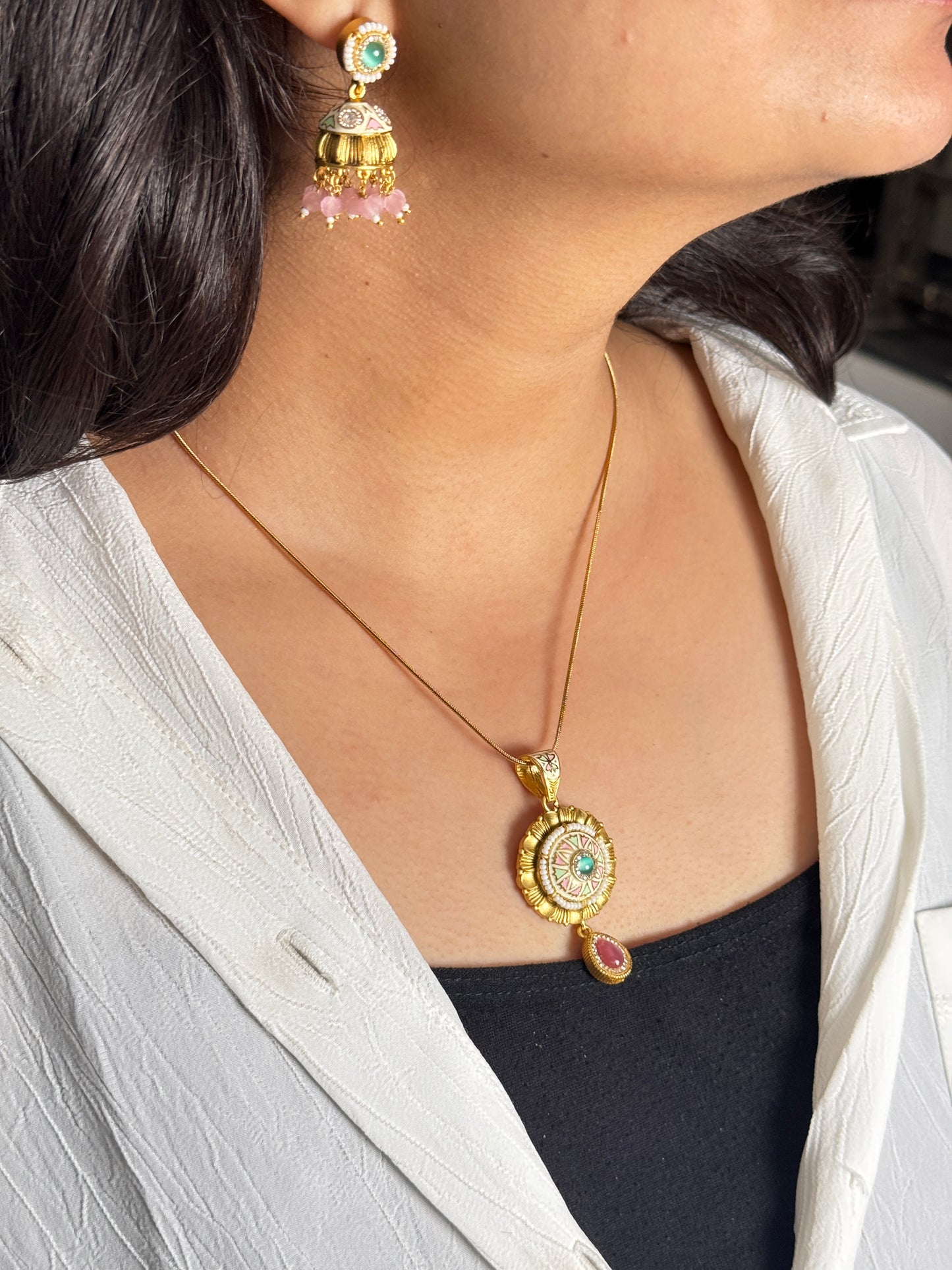 Meenakari Stone Pendant Set