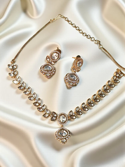 Taarini Kundan Leaf Design Necklace Set