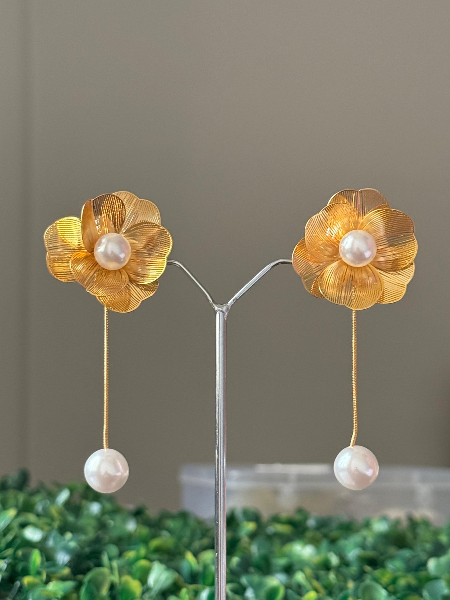 Gold Flower Pearl Drop Earring