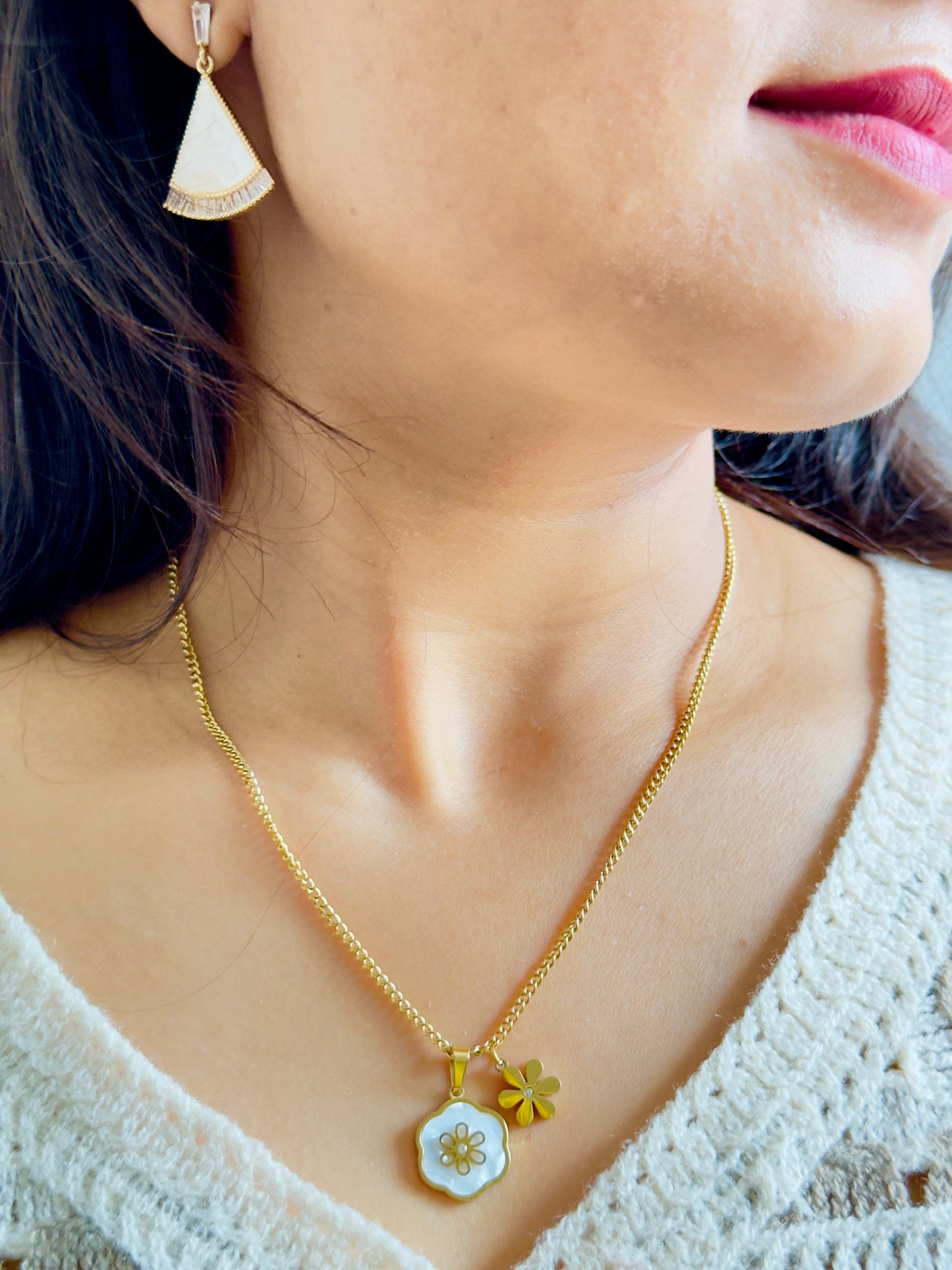Gold-Plated Dual flower pendant necklace