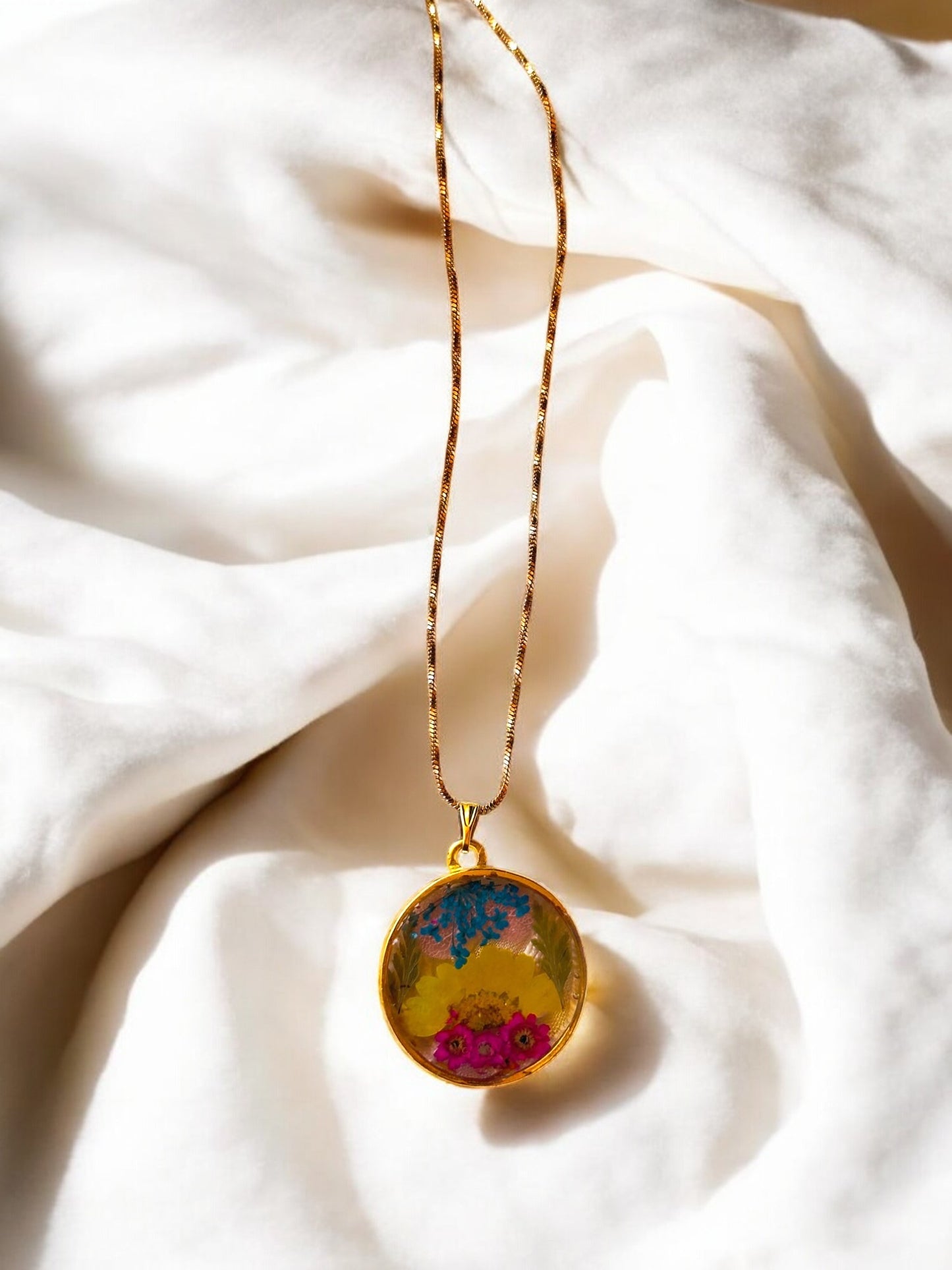 Round Resin Pendant Necklace