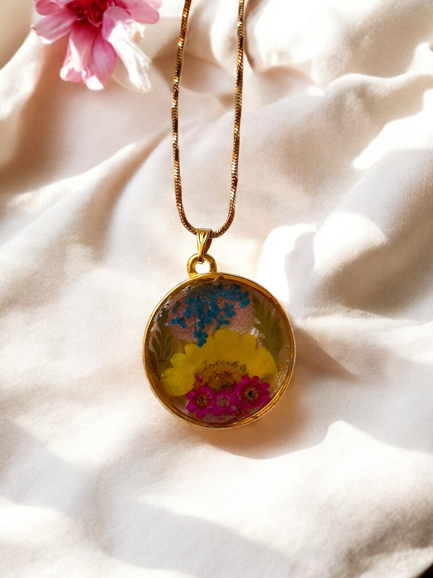 Round Resin Pendant Necklace