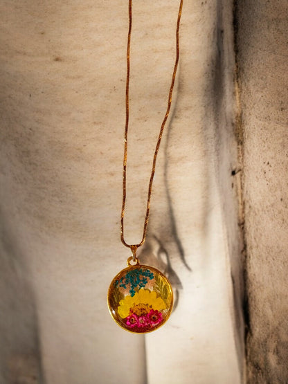 Round Resin Pendant Necklace