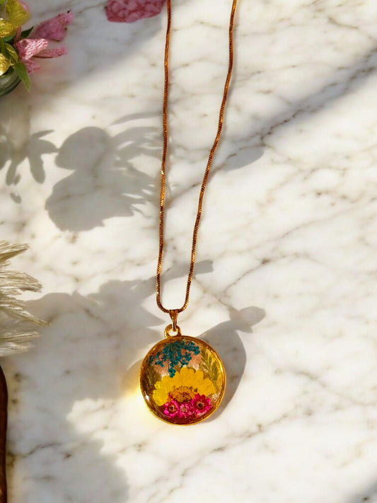 Round Resin Pendant Necklace