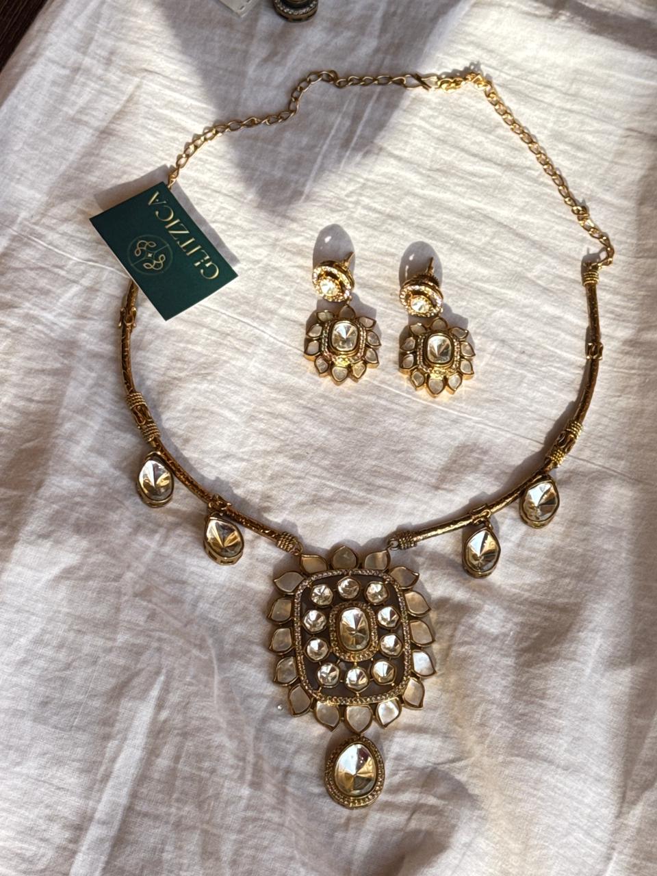 Saaj Polki White & Gold Hasli Necklace Set
