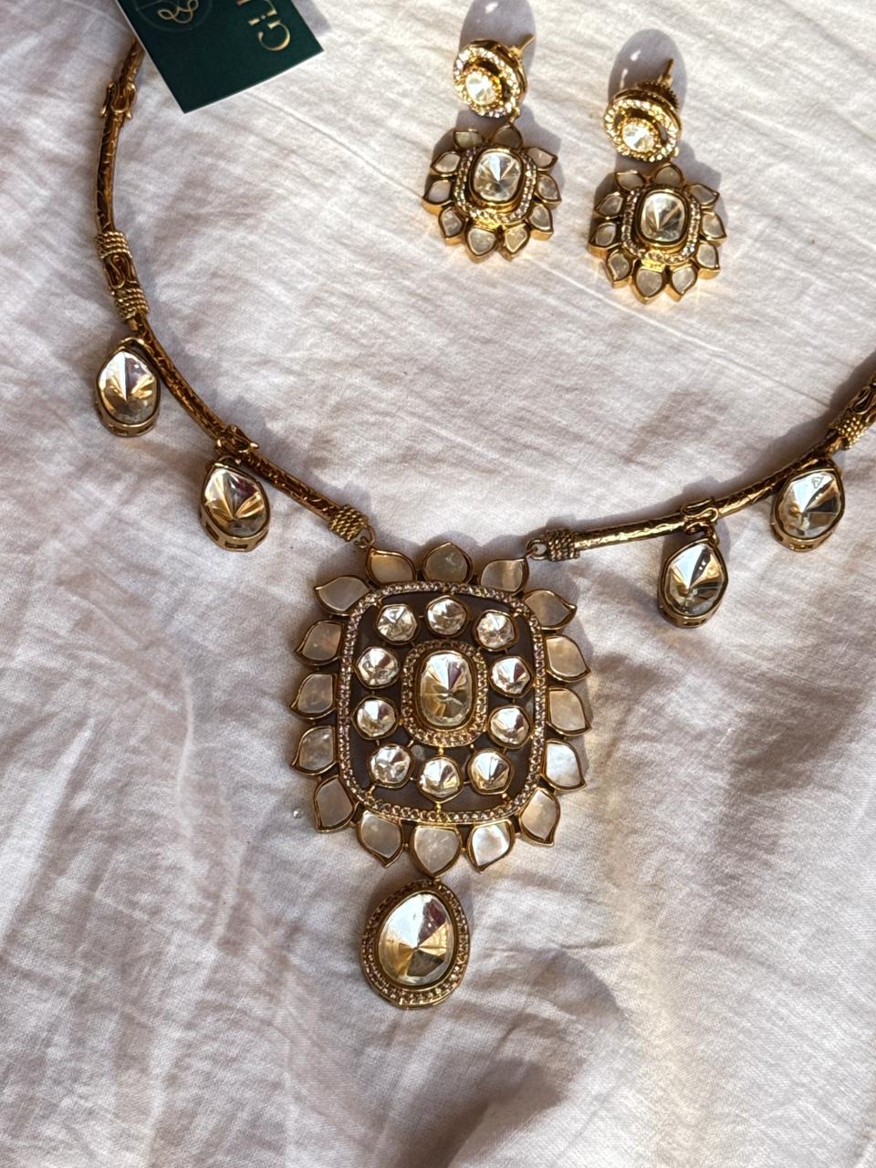 Saaj Polki White & Gold Hasli Necklace Set