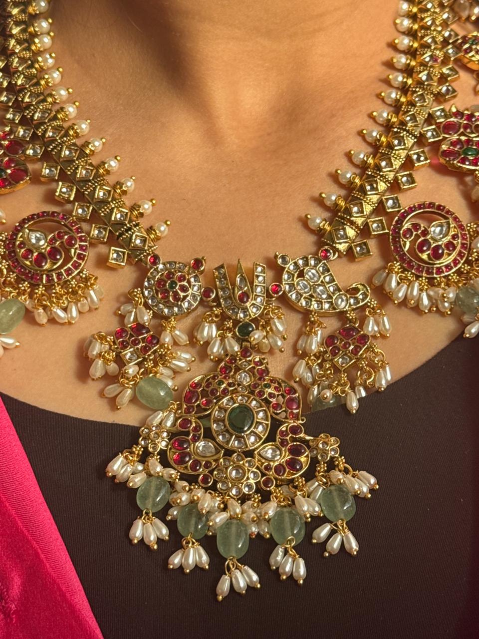 Indri Kemp Polki Pearl Necklace Set