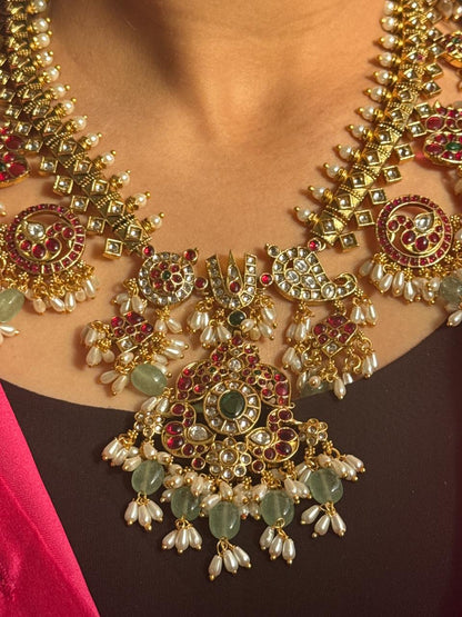 Indri Kemp Polki Pearl Necklace Set