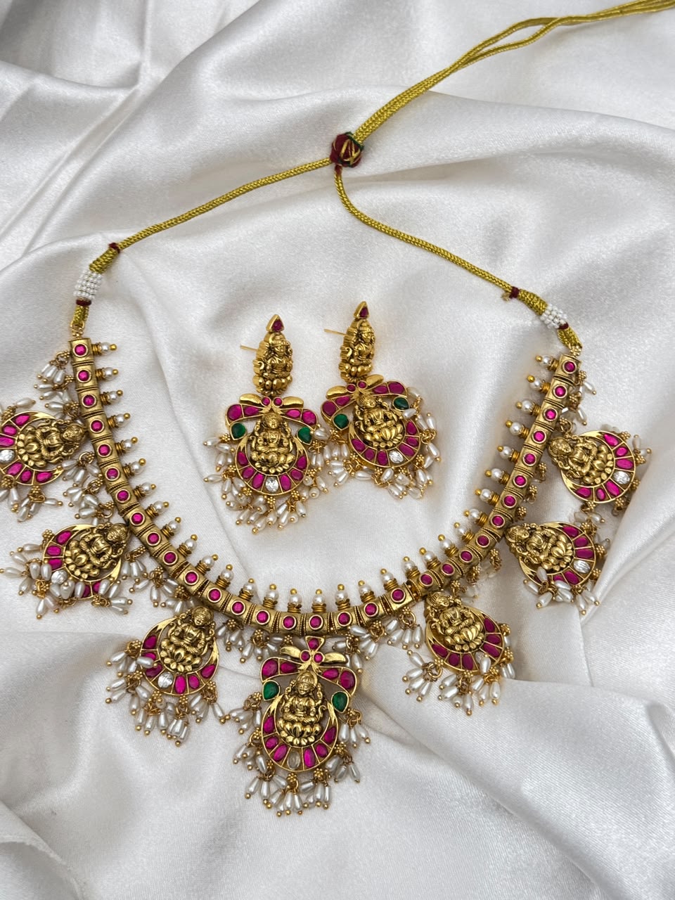 Jadau Kundan Necklace Set